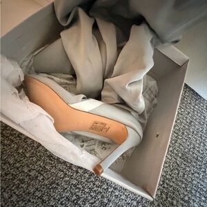 Mata Shoes White Box with Gold Logo